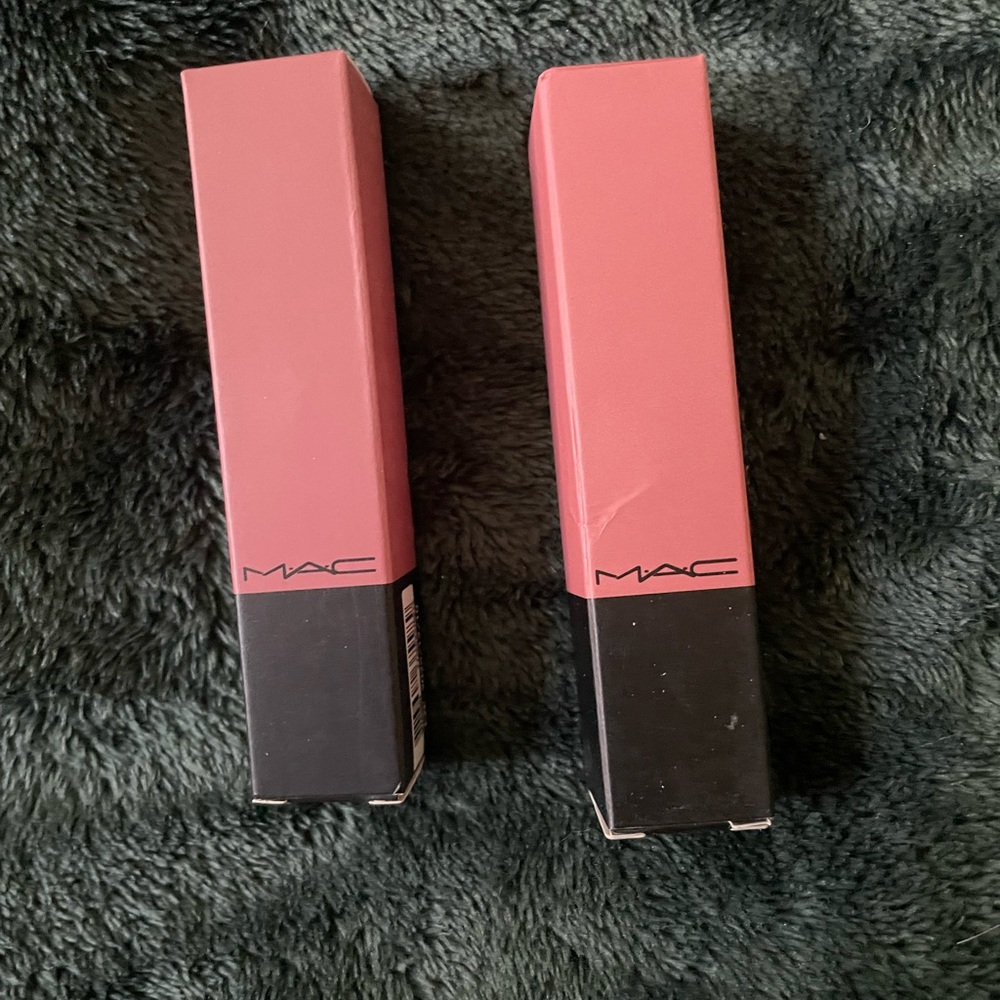 MAC lip gloss